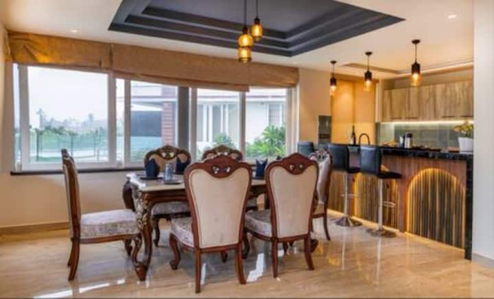 Dining area image 3