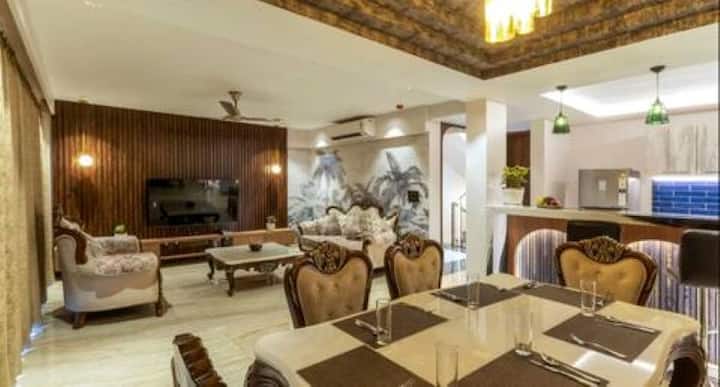 Dining area image 4