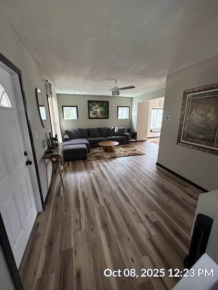 Modern 3-bed Oasis Near Cuyahoga Valley Np - Cuyahoga Falls, OH