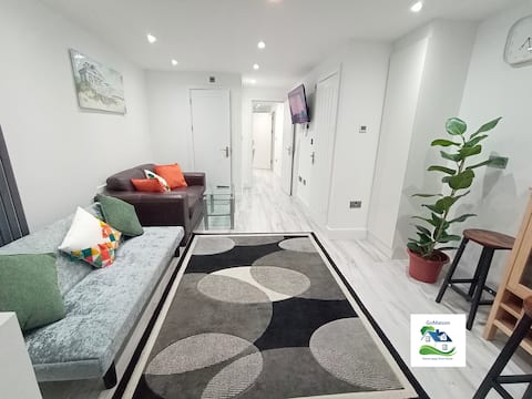 Top performing Airbnb: Brand New| Free Parking| Wembley| Patio|BBQ| Party in Harrow