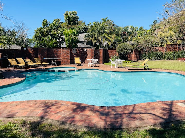 Villa G16 - Selborne Golf Estate. Poolside Villa - Park Rynie