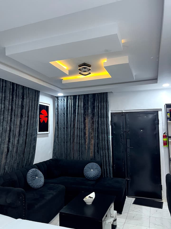 Creo's Modern Mono Manor Studio -Surulere - Lagos
