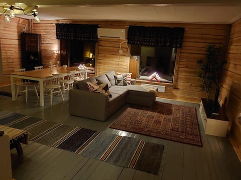 Cottage on the shore of Lake Sassalinjärvi.