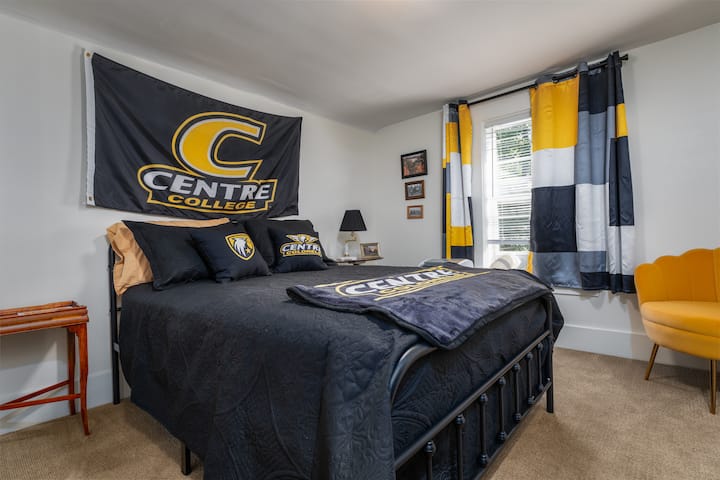 This bedroom with a full size (double) bed is perfect for the Centre College enthusiast. There are books on the history of Centre as well as some beautiful historic photos of the campus.