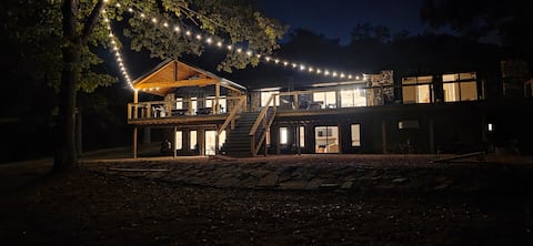 The Fjord | Hot Tub, Chef’s Kitchen & Pickle Barn