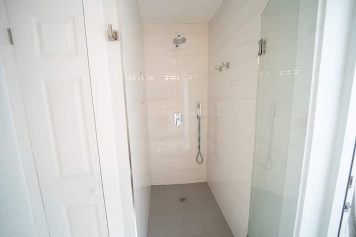Your Beachside Queen Suite Retreat! - Siesta Key, FL