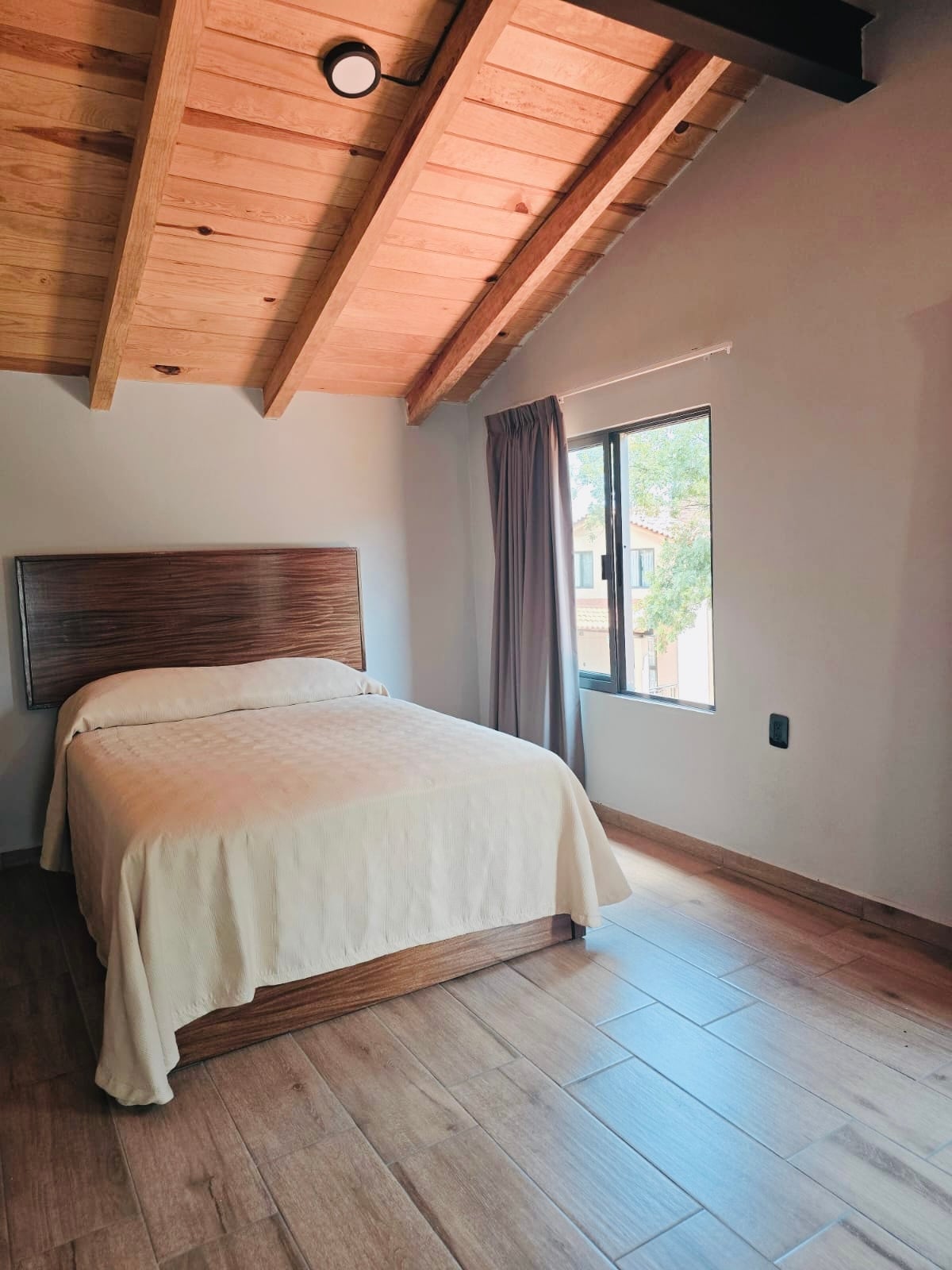 غرفة النوم 1