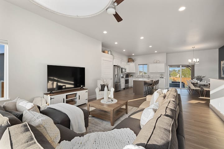 Lake Hills Luxury - Billings, MT