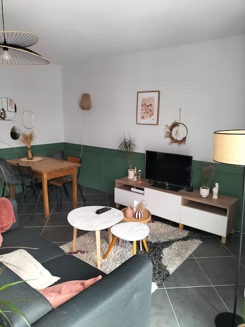 Top performing Airbnb: Small house with quiet garden in Cholet