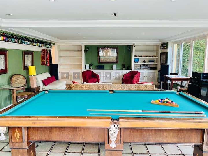 Espaço Eventos Com Piscina, Churrasqueira Capela - Petrópolis