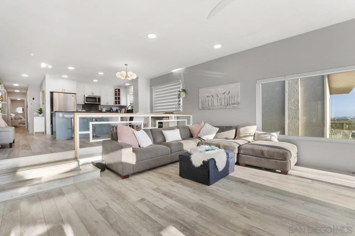 Top Airbnb: Bay Park Deck + Bay and coastal views | 2BR/2BA in Clairemont Mesa