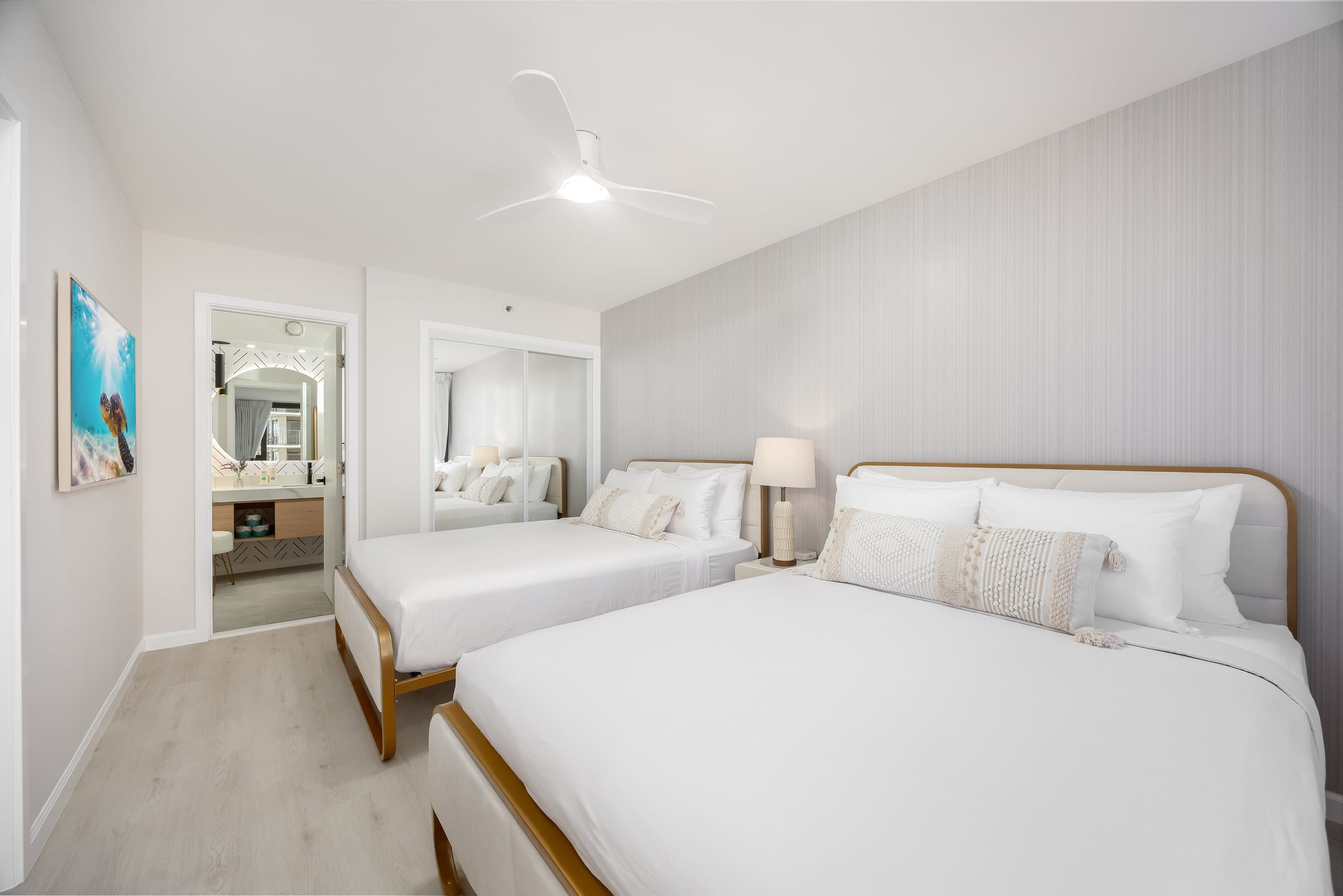 Waikiki condo w/ ocean view & beach access - Image 37