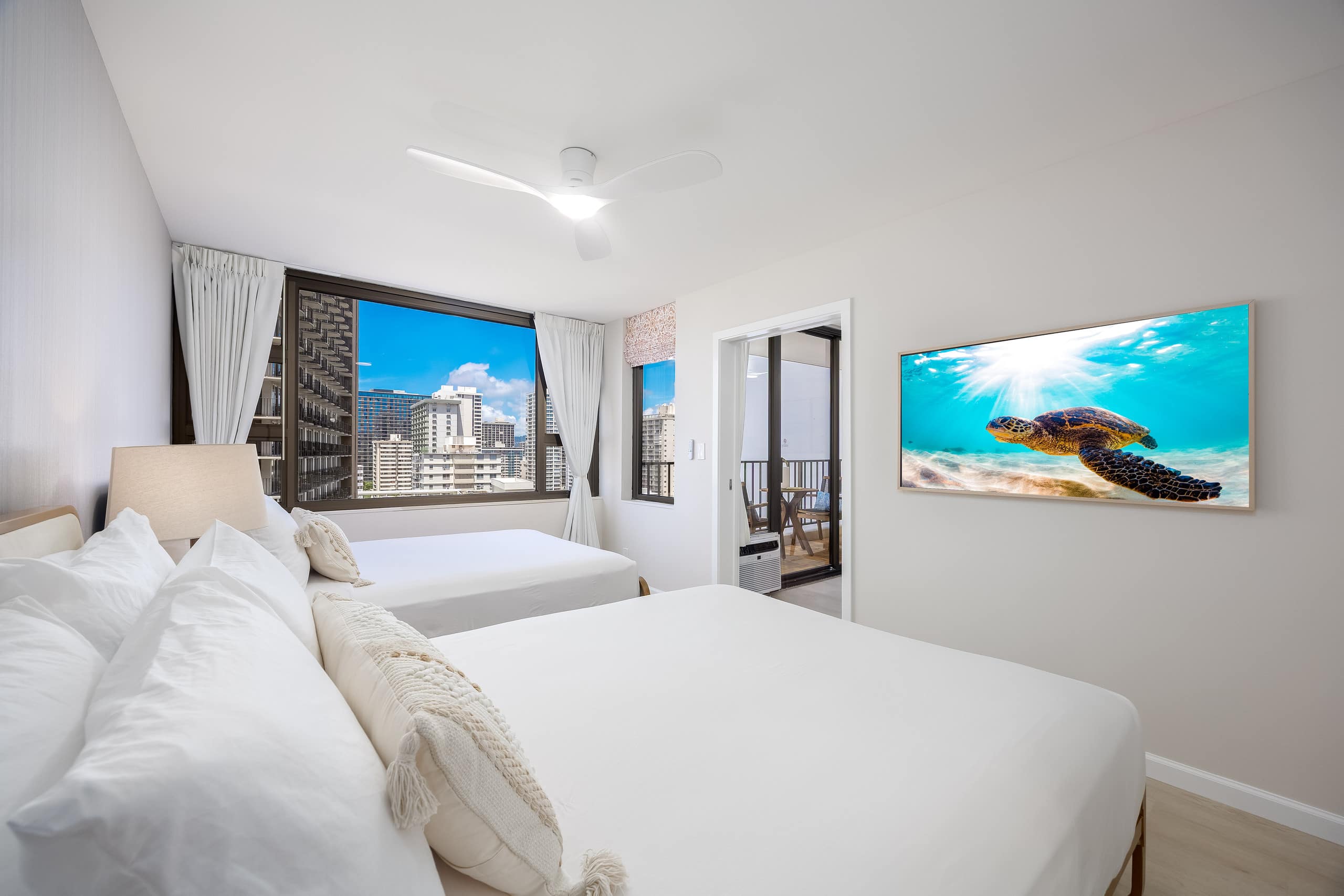 Waikiki condo w/ ocean view & beach access - Image 39