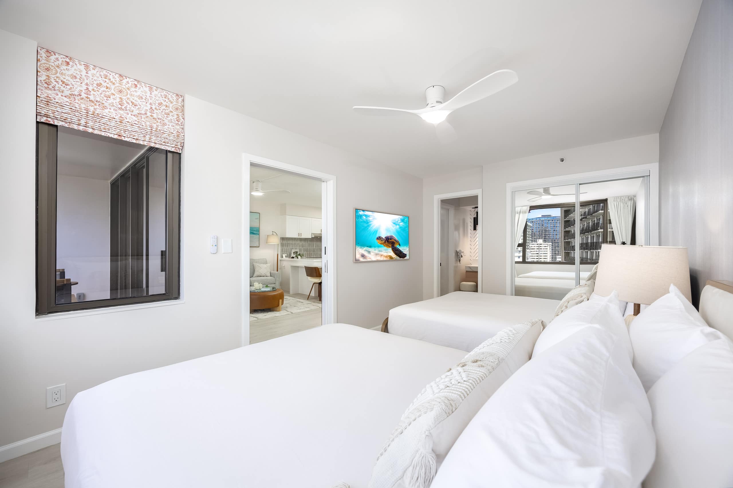 Waikiki condo w/ ocean view & beach access - Image 36
