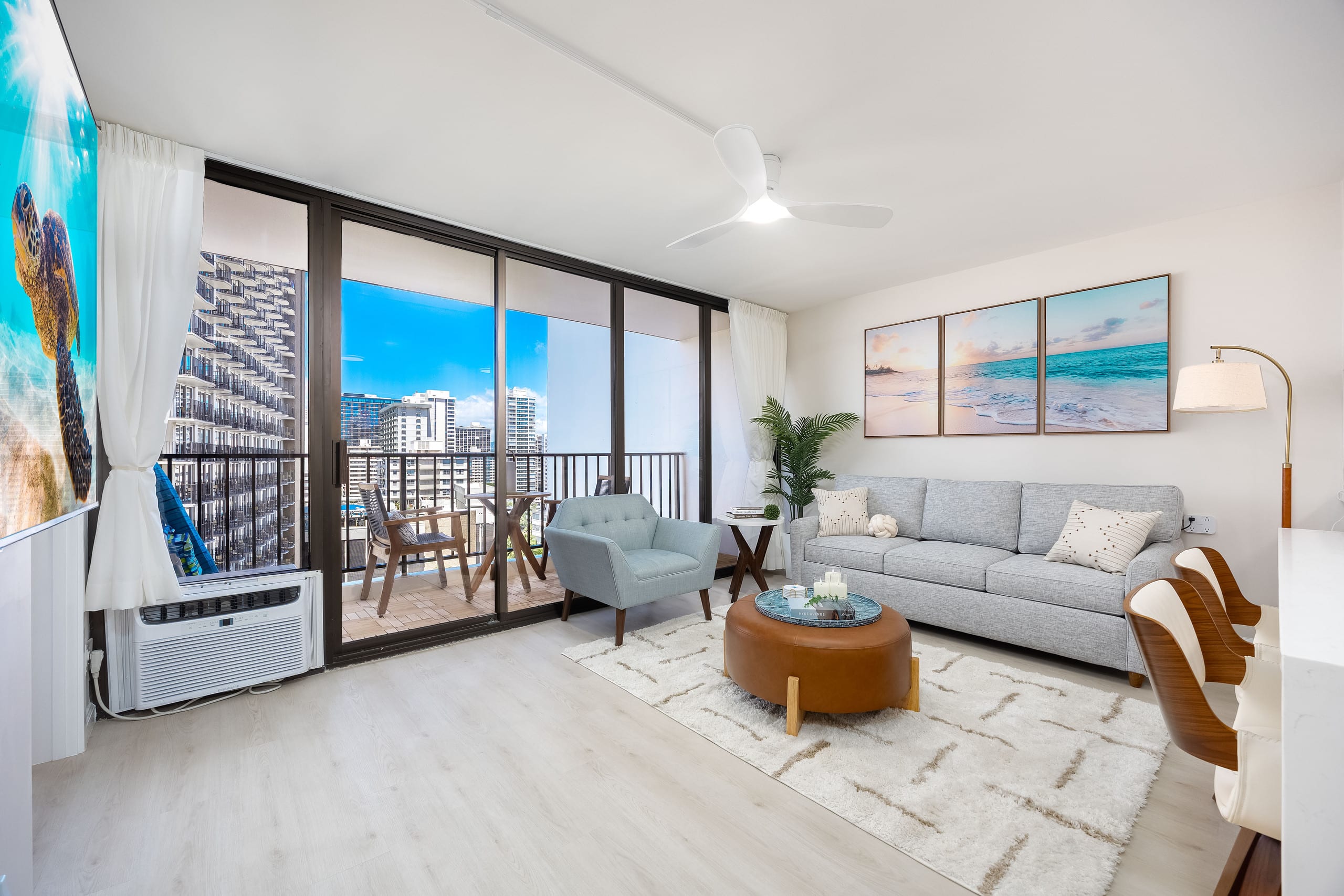 Waikiki condo w/ ocean view & beach access - Image 4