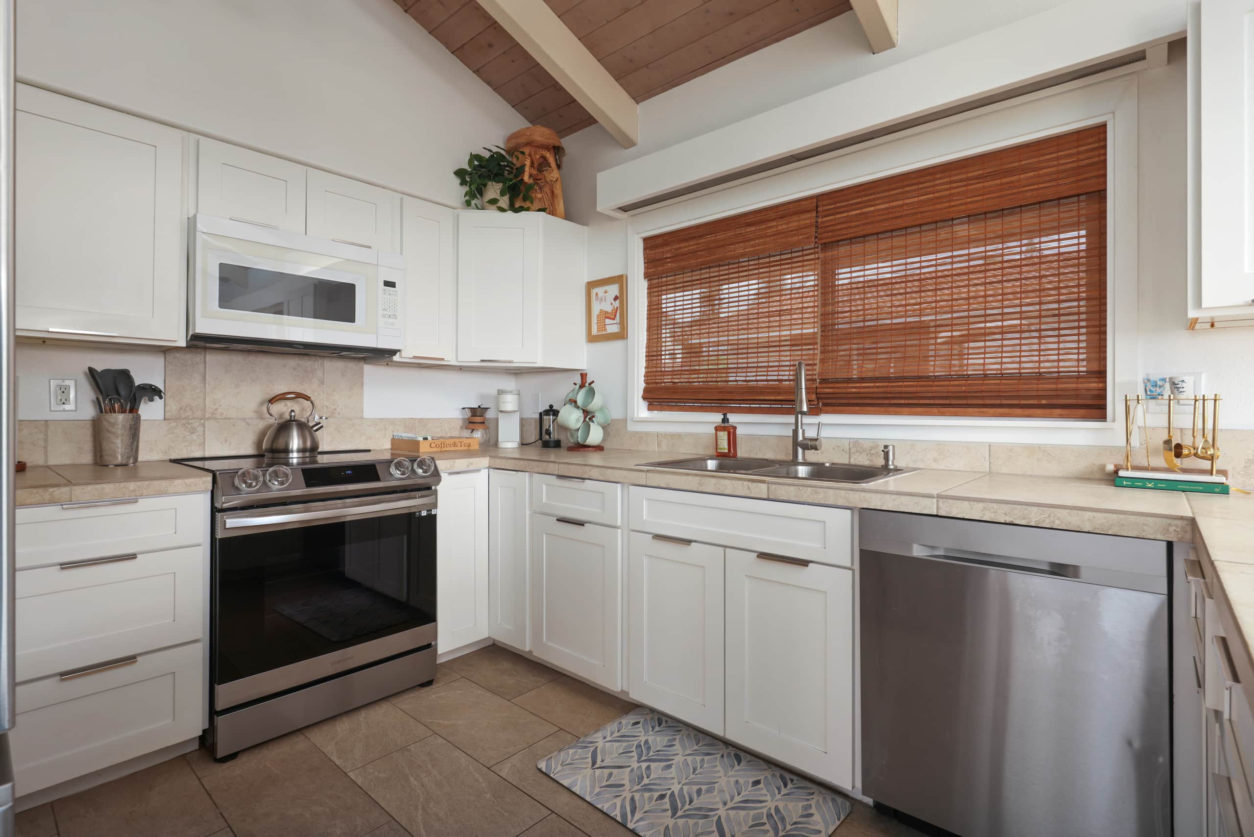 Home in Kailua-Kona · ★4.98 · 3 bedrooms · 4 beds · 2 baths - Image 8