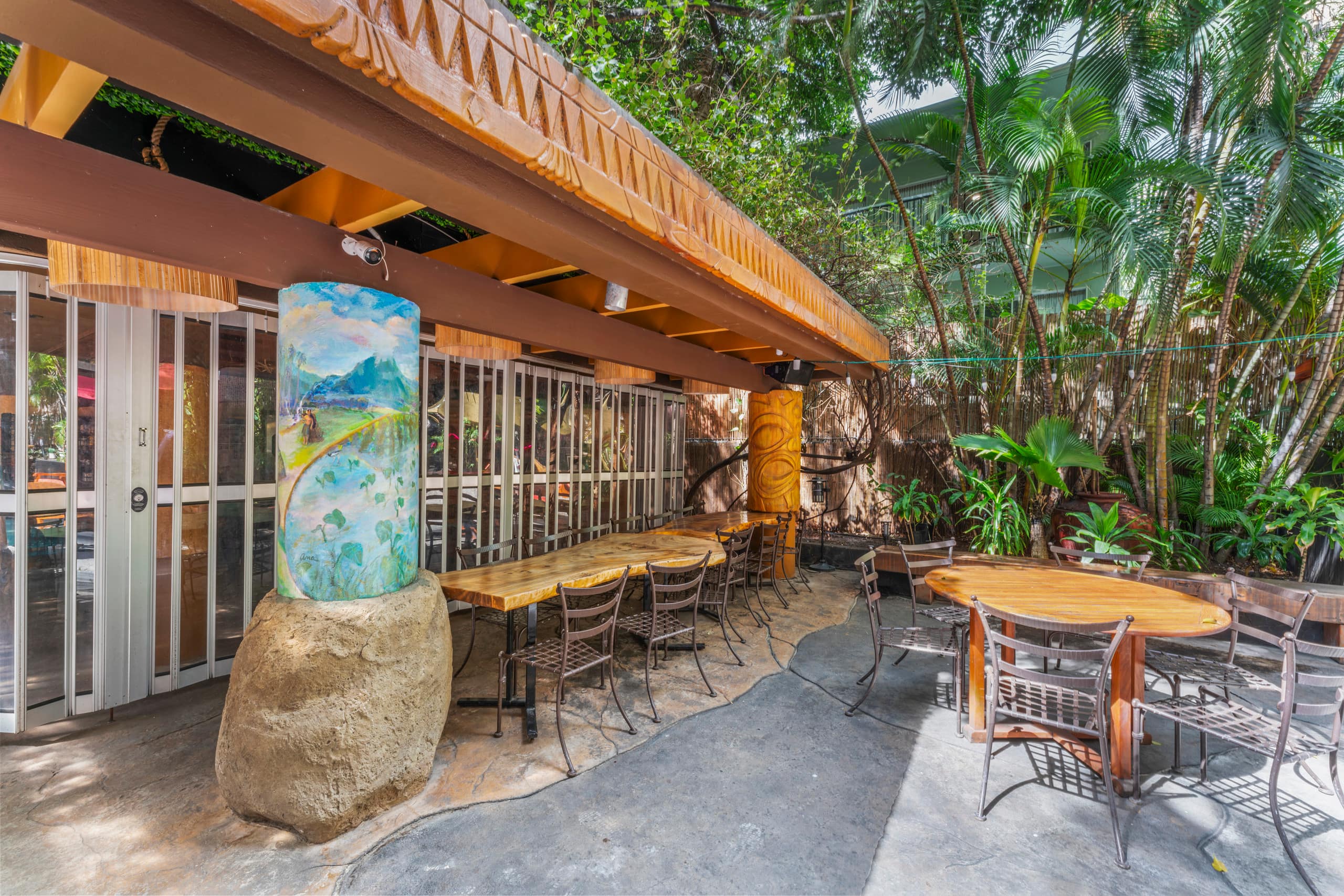 Condo in Honolulu · ★4.5 · Studio · 2 beds · 1 private bath - Image 12