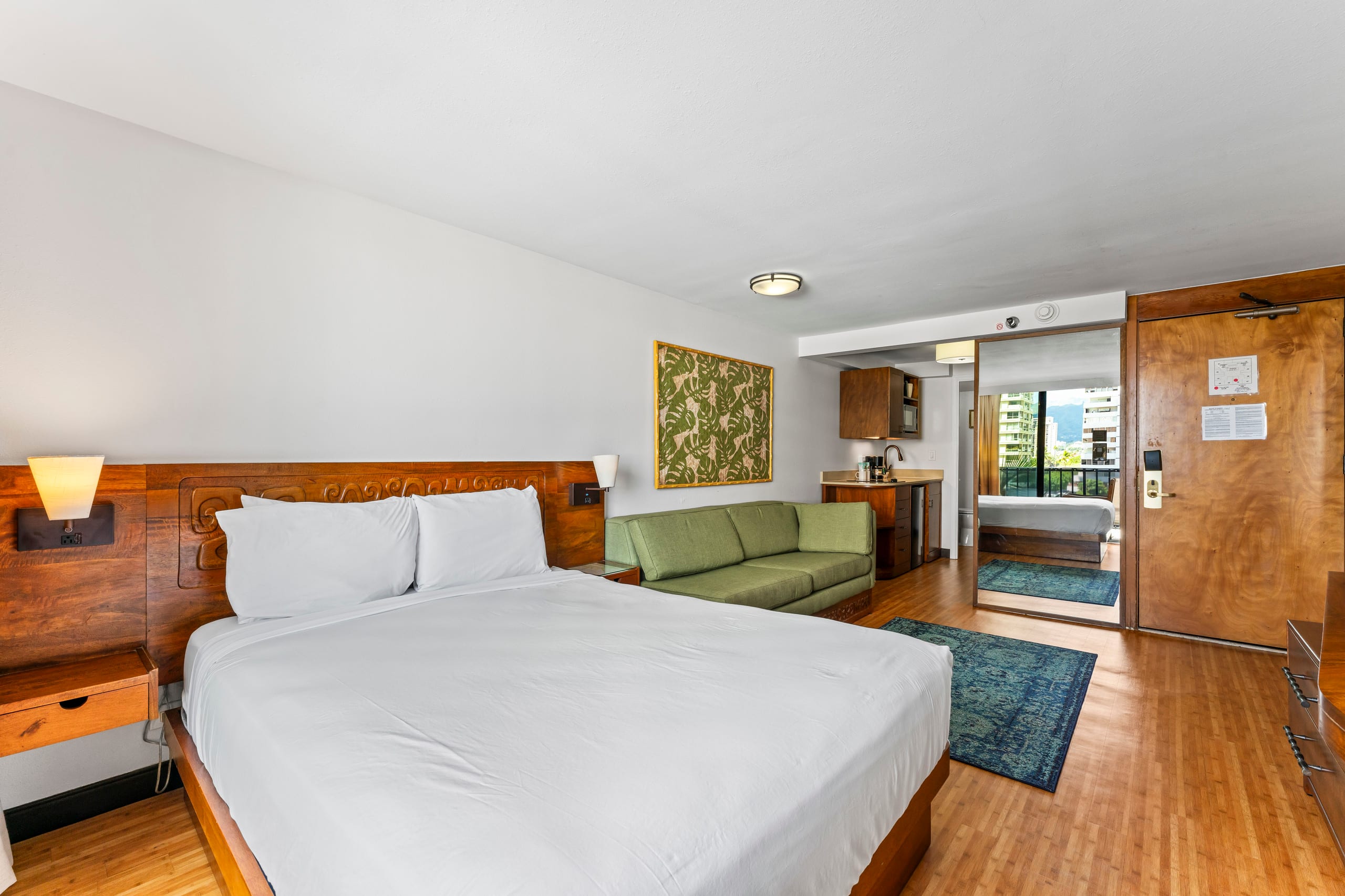 Condo in Honolulu · ★4.5 · Studio · 2 beds · 1 private bath - Image 25