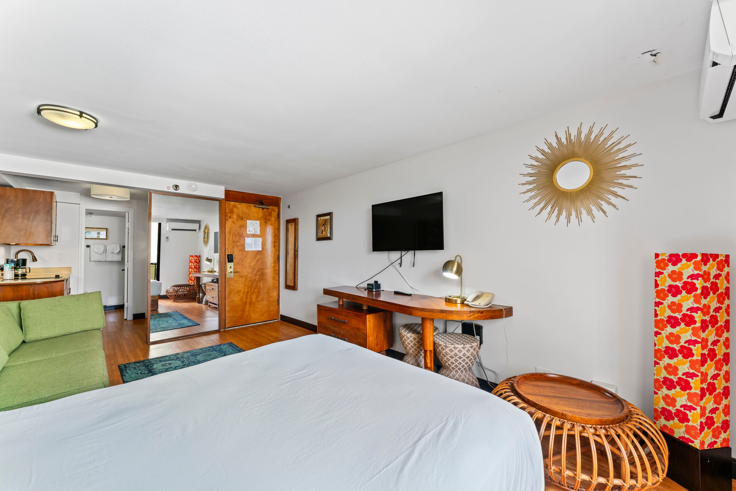 Condo in Honolulu · ★4.5 · Studio · 2 beds · 1 private bath - Image 24