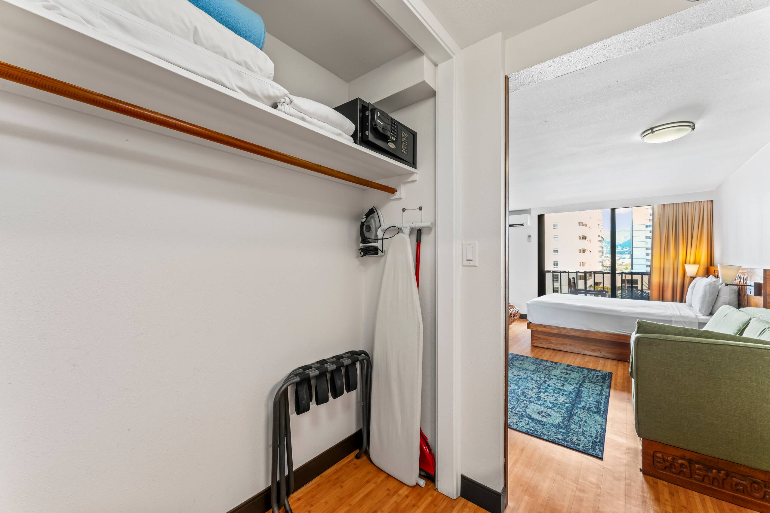 Condo in Honolulu · ★4.5 · Studio · 2 beds · 1 private bath - Image 27