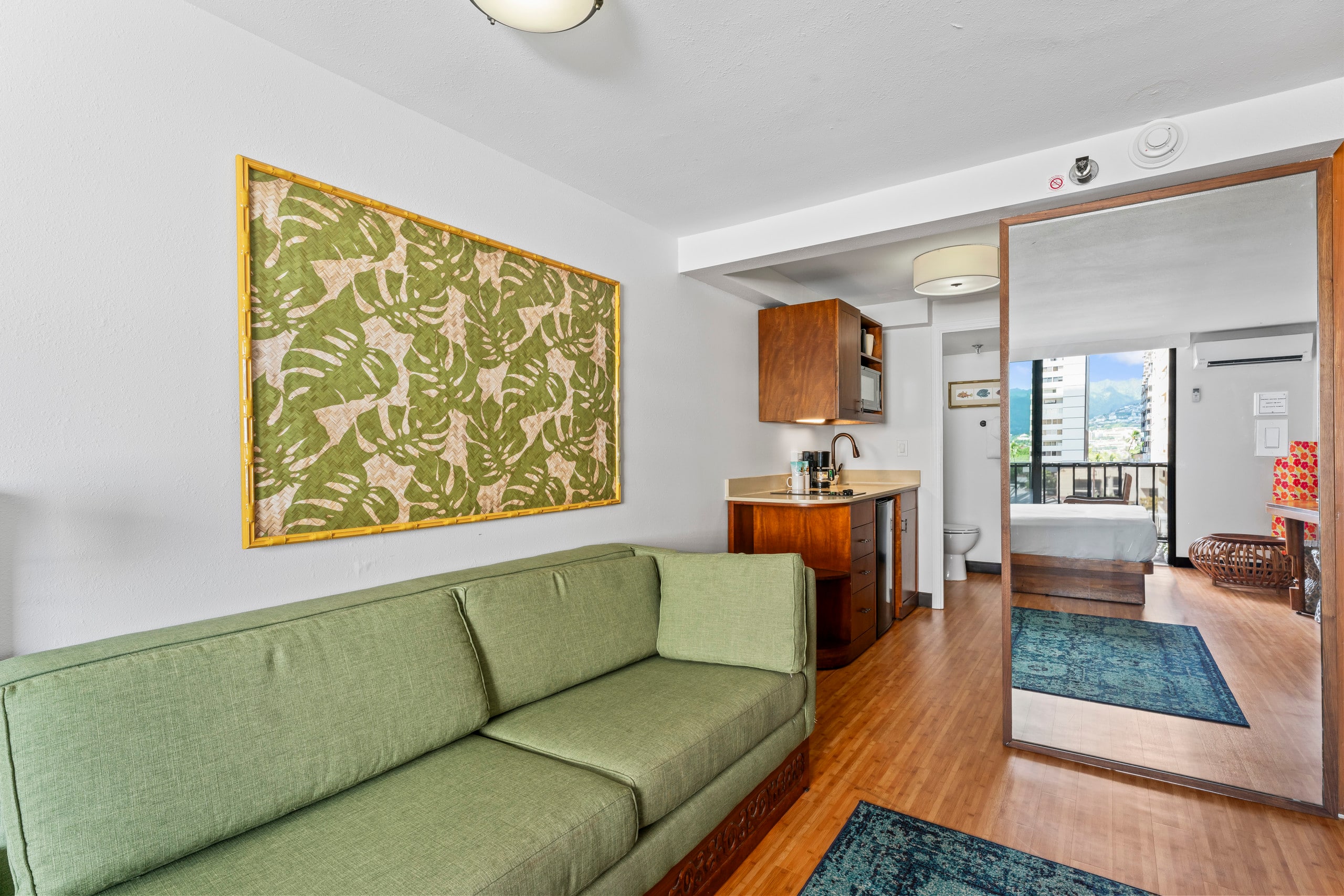 Condo in Honolulu · ★4.5 · Studio · 2 beds · 1 private bath - Image 1