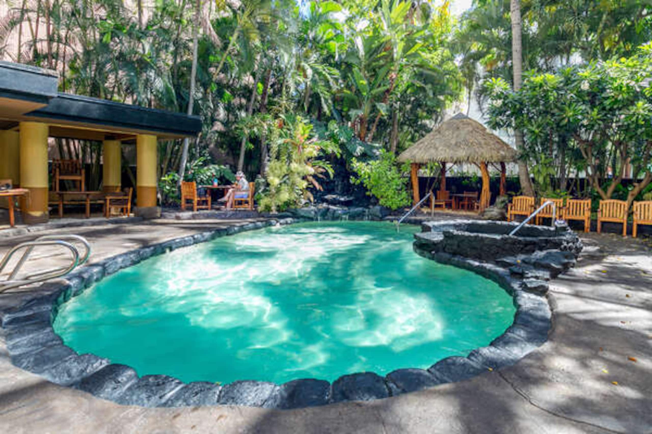 Condo in Honolulu · ★4.5 · Studio · 2 beds · 1 private bath - Image 8