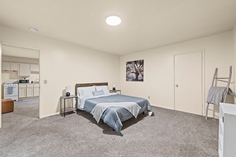St. Joseph Apartment Near 1BD Downtown & Workspace