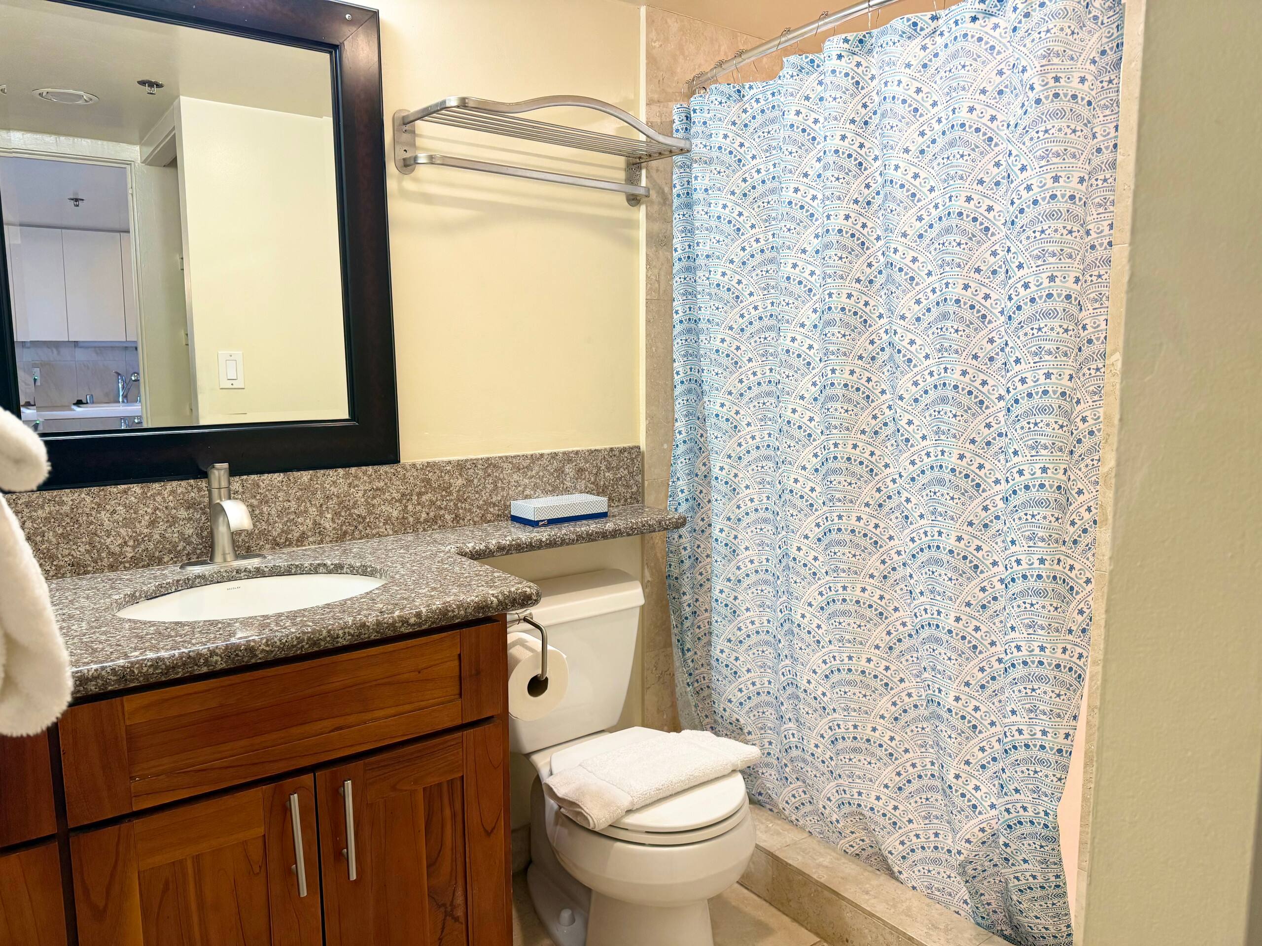 Large Studio with Full Kitchen at Ilikai Hotel - Image 11