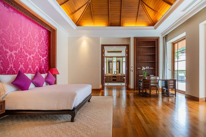 5-Bedroom Ocean Front Residence I Villa 4