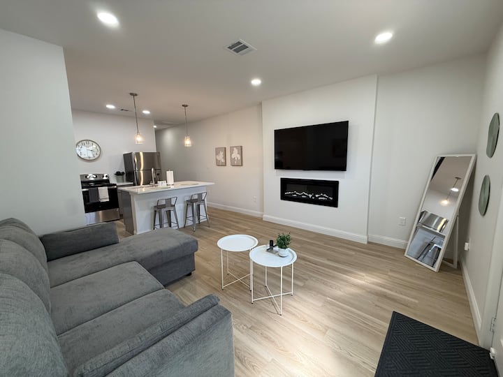 Renovated 2br/1ba Duplex Unit In Bishop Arts - Dallas, TX