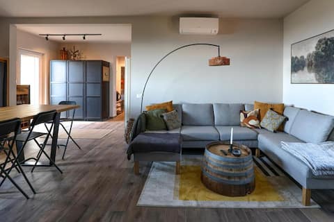 Top Airbnb: Spacious Flat just 15 Minutes from the Sea in Castiglione Della Pescaia