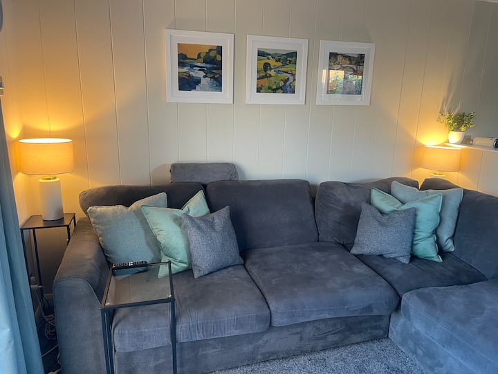 The Eden: Cosy 1-bed Lodge With Riverside Views. - Crieff