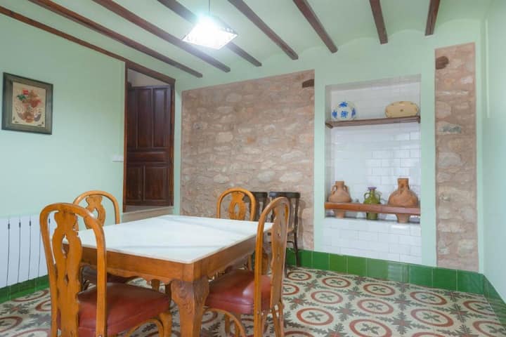 Masia Rural Canalisos · Pet Friendly & Grupos - Culla