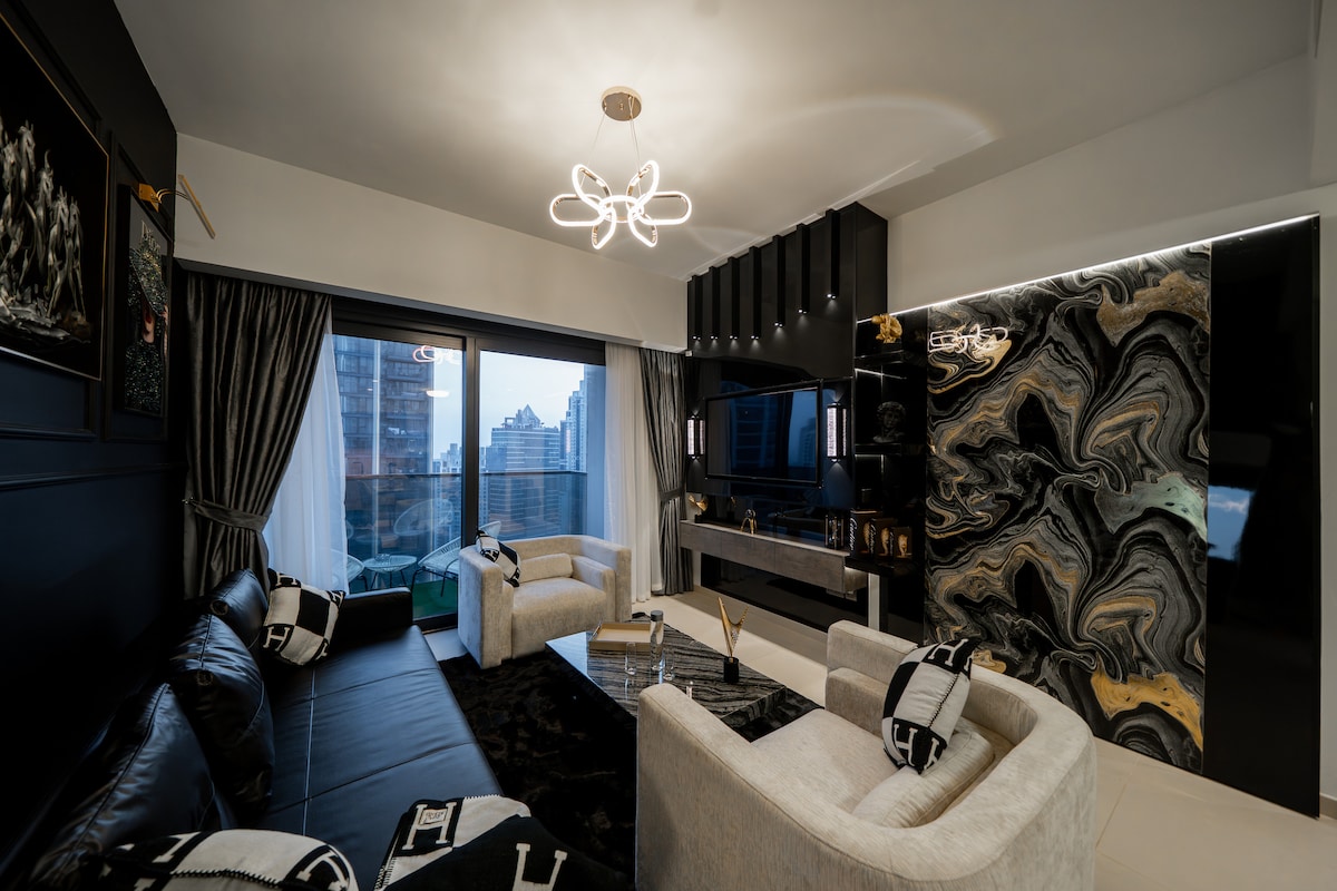 Top Airbnb: Bond Noir x DXB ~ High Floor 1BDR ~ Downtown Dubai in Dubai