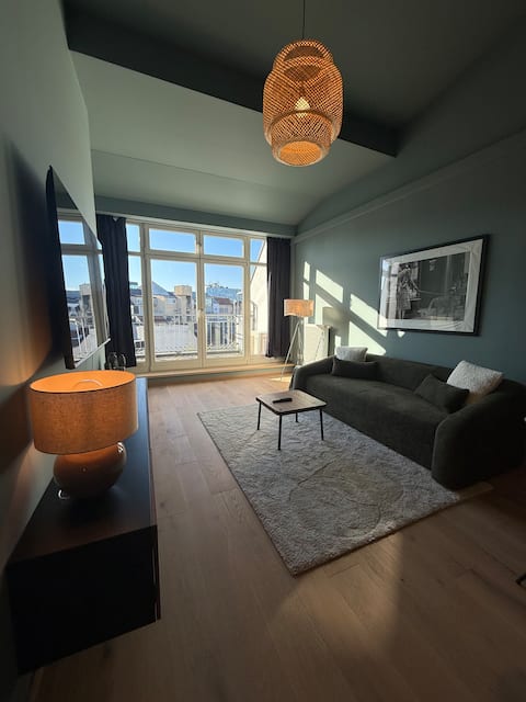 Top Airbnb: Central attic apartment | Augustenstraße in München