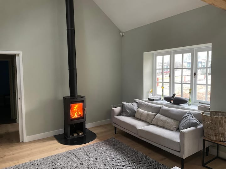 Charming Vineyard Guesthouse -Scenic Views & Wine - Chippenham