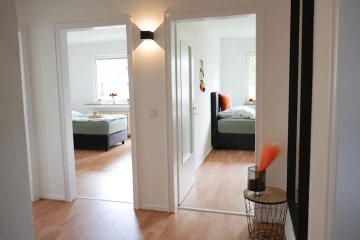 Втората спална соба се наоѓа на левата страна од сликата. 