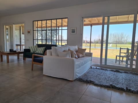 Top Airbnb: Blue Country House Barrio Las Lilas en Partido De Luján