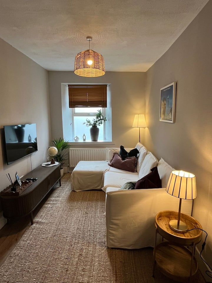3 Bedroom, 5 Bed Home In The Heart Of Galway - Galway