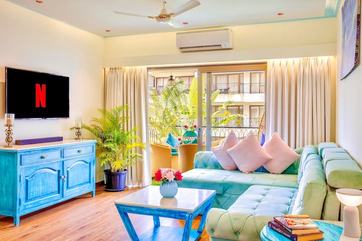 Binge Watch në shfaqjet e tua të preferuara duke u çlodhur në divanin tonë super të rehatshëm. 