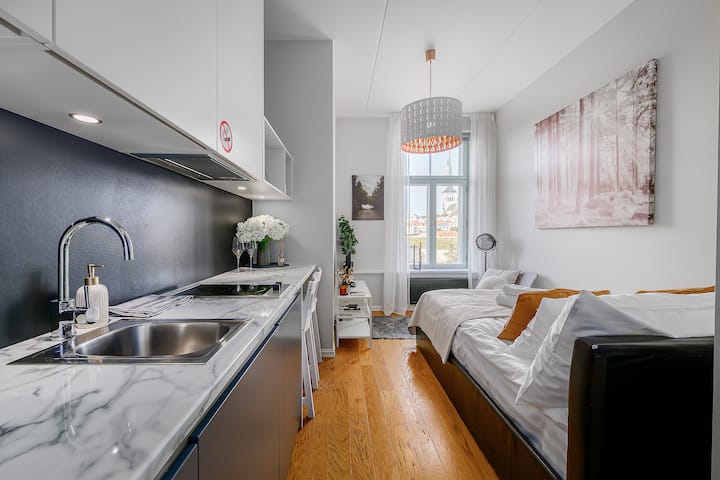 Old Town View | Modern Studio | Reception 24/7 - Tallinn