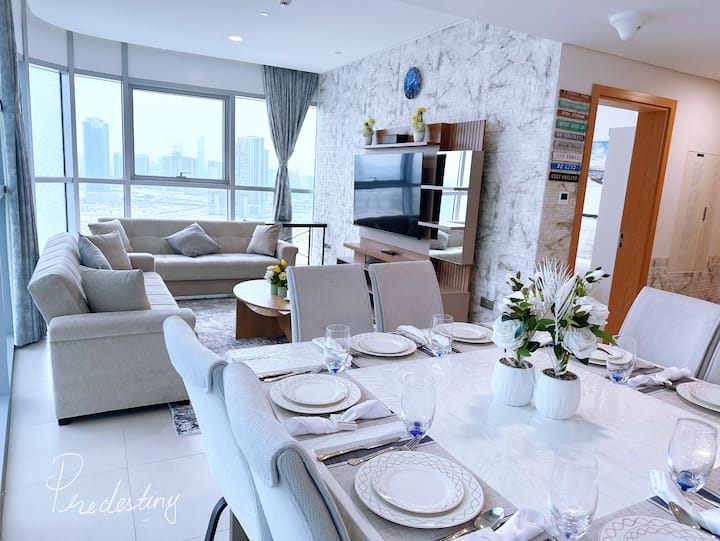 Radiant Canal View -King, 2 Queen And 2 Twin Beds - Abu Dhabi