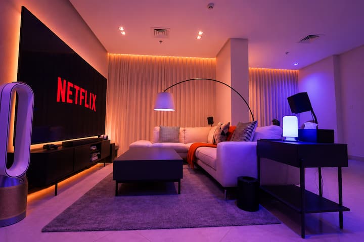Luxury Retreat | Balcony | 100” Cinema | Salmiya - Kuwait