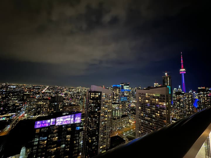 Beautiful 1 Bedroom | Patio & Sauna | Pool & Gym - Toronto