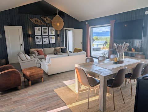 Top performing Airbnb: Jacuzzi & views – modern cabin near Trysil alpine in Trysil