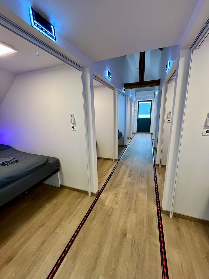 Bedroom 21