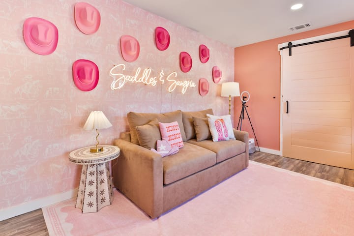 Pull out queen sofa that sleeps 2