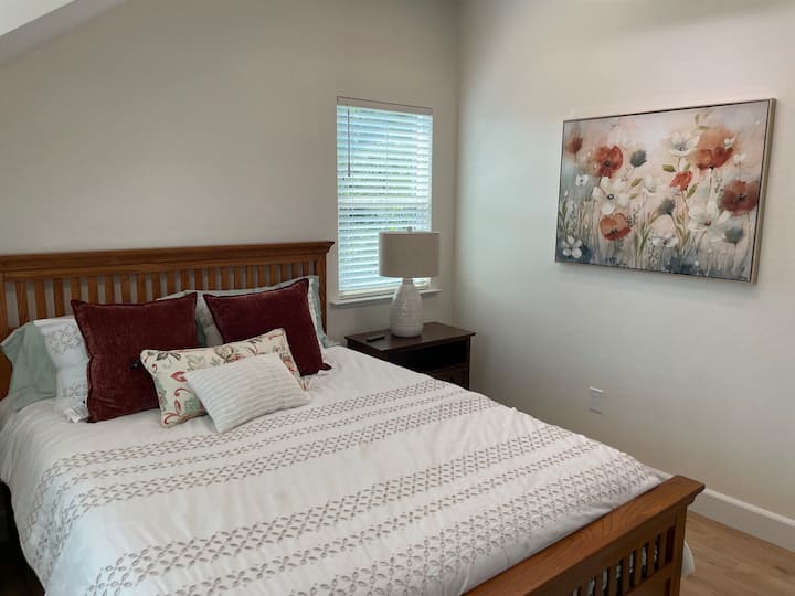 غرفة نوم في الطابق العلوي 