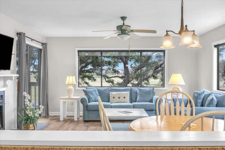 Steps To Caswell Beach|pools, Sunsets & Golf Views - Caswell Beach, NC