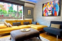 Cosher | Duplex Retreat in Flora Park w/ Garden